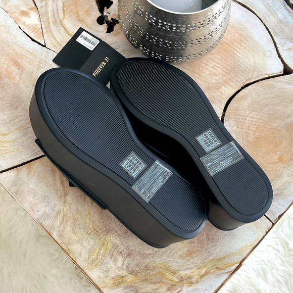 NWT FOREVER 21 PLATFORM SLIDES🦋🦋🦋 - Picture 10 of 11